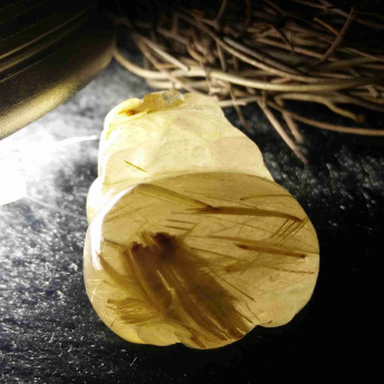 泰晶皮丘挂坠 规格/mm 重量 17.26克 编码 92202592