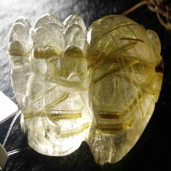 泰晶皮丘挂坠 规格38*23*17mm 重量 22.01克 编码 92202668