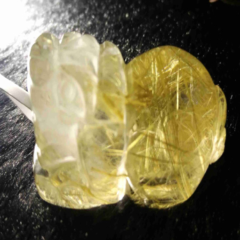泰晶皮丘挂坠 规格/mm 重量 14.2克 编码 92202669
