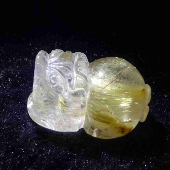 泰晶皮丘挂坠 规格34*19*16mm 重量 17.75克 编码 92202679