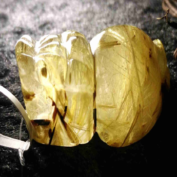 泰晶皮丘挂坠 规格3.45×2×1.35mm 重量 14.93克 编码 92202687