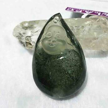 绿幽灵大师雕刻佛像挂坠(佛定金生) 规格/mm 重量 /克 编码 92105586