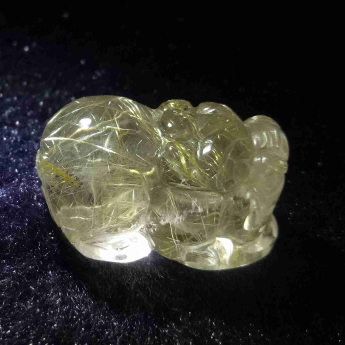 泰晶皮丘挂坠 规格28*1*14mm 重量 12.1克 编码 92202701