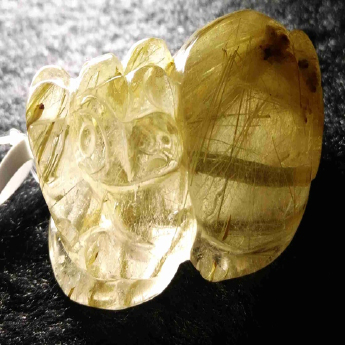 泰晶皮丘挂坠 规格38*22*16mm 重量 21.32克 编码 92202716