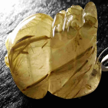 泰晶皮丘挂坠 规格/mm 重量 14.58克 编码 92202741
