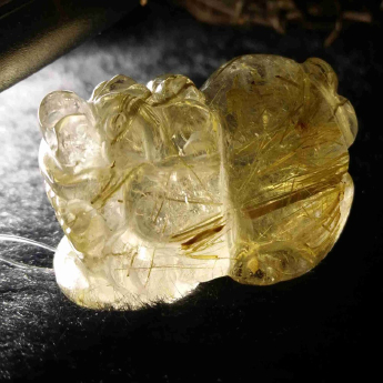 泰晶皮丘挂坠 规格// 重量 20.65克 编码 92202748