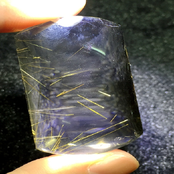 冰种金发晶梯形无字牌挂坠（154#茶） 规格43*25mm 重量 18.85克 编码 19000115