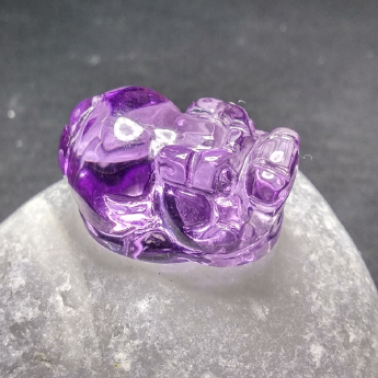 紫晶皮丘挂坠 规格/mm 重量 8.76克 编码 19002018