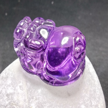紫晶皮丘挂坠 规格31*19*15mm 重量 17.39克 编码 19002069