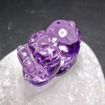紫晶皮丘挂坠 规格/mm 重量 8克 编码 19002091