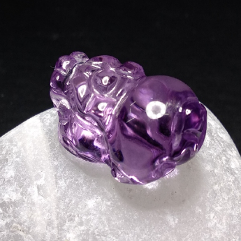 紫晶皮丘挂坠 规格/mm 重量 7.95克 编码 19002103