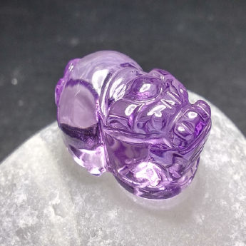 紫晶皮丘挂坠 规格/mm 重量 8克 编码 19002113
