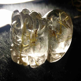 泰晶皮丘挂坠（大） 规格/mm 重量 21.69克 编码 92251986