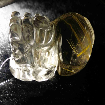 泰晶皮丘挂坠（中） 规格/mm 重量 18.58克 编码 92251994