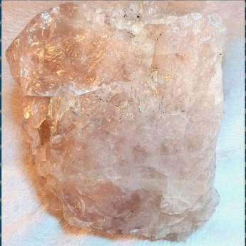 粉晶原矿摆件 规格11*9*7/ 重量 // 编码 11000193