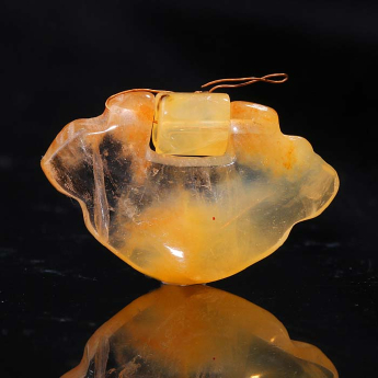 红兔毛长命锁挂坠 规格25*16mm 重量 4克 编码 80003126