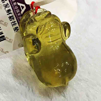 黄晶发财猪挂坠 规格33*19*18mm 重量 20克 编码 82102772