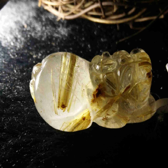 泰晶皮丘挂坠（中） 规格// 重量 14.88克 编码 92252001