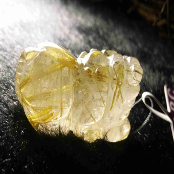 泰晶皮丘挂坠（中小） 规格/mm 重量 10.04克 编码 92252007