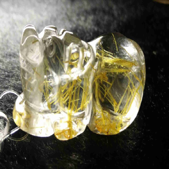 泰晶皮丘挂坠（中小） 规格/mm 重量 11.47克 编码 92252017