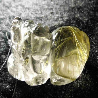 泰晶皮丘挂坠（中小） 规格29*17*11mm 重量 8.44克 编码 92252020