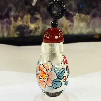 水晶鼻烟壶挂坠 规格长55*宽19*mm 重量 13.78克 编码 82200101