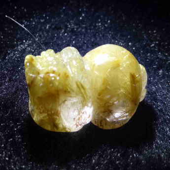 泰晶皮丘挂坠 规格31*17*14mm 重量 12.3克 编码 92202761