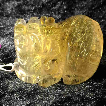 发晶皮丘挂坠 规格/mm 重量 12.18克 编码 92202878