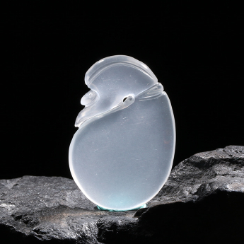 乳白晶特色挂坠 规格43*29mm 重量 // 编码 93000140