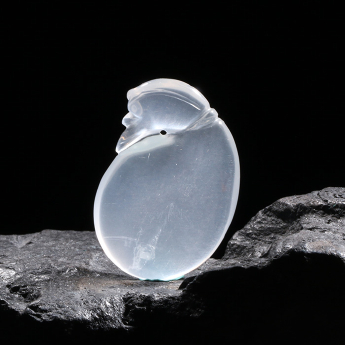 乳白晶特色挂坠 规格27*40mm 重量 // 编码 93000245