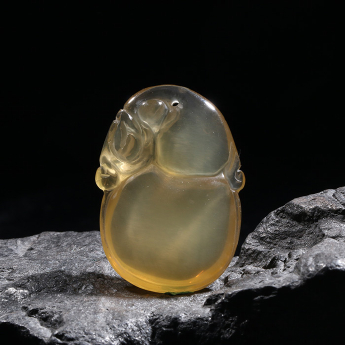 黄晶特色挂坠 规格29*39mm 重量 // 编码 93000333