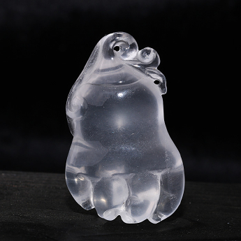 乳白晶特色挂坠 规格25*41mm 重量 // 编码 93000383