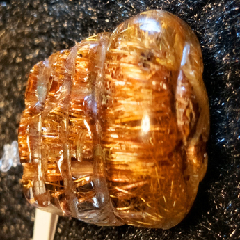 顶级猫眼金铜顺发皮丘挂坠（顶小8B61) 规格/mm 重量 5.12克 编码 92251188