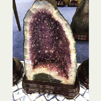 紫晶洞 规格48*27*20cm 重量 18.78千克 编码 10003981