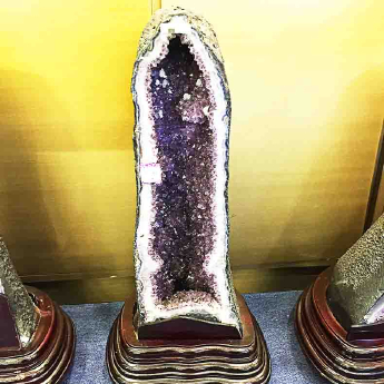 紫晶洞 规格67*30*29cm 重量 18.18千克 编码 10004029