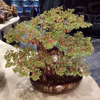 金财宝发财树（新款）-橄榄石 规格高35宽42cm 重量 // 编码 94000400