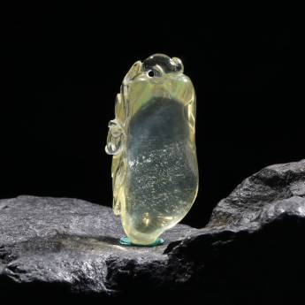 黄晶特色挂坠 规格16*34mm 重量 // 编码 93000538