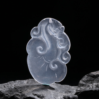 乳白晶特色挂坠 规格36*55mm 重量 // 编码 93000573