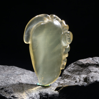 黄晶特色挂坠 规格30*44mm 重量 // 编码 93000678