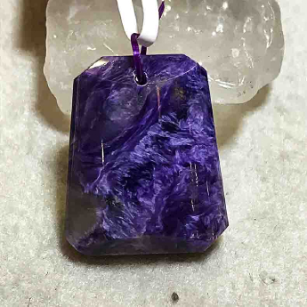 紫龙晶梯形挂坠 规格24*15*10mm 重量 6.9克 编码 61000513