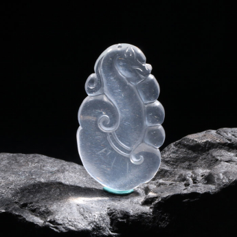 乳白晶特色挂坠 规格24*41mm 重量 // 编码 93000728