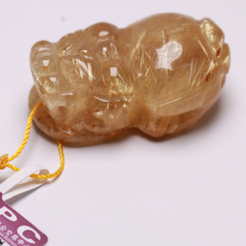 泰晶皮丘挂坠 规格36*22*16*mm 重量 20.73克 编码 92202526