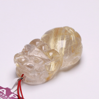 泰晶皮丘挂坠 规格/mm 重量 17.54克 编码 92202534