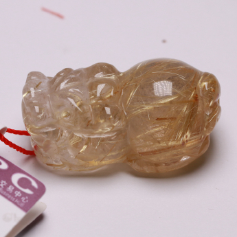 泰晶皮丘挂坠 规格33*19*15mm 重量 14.42克 编码 92202738