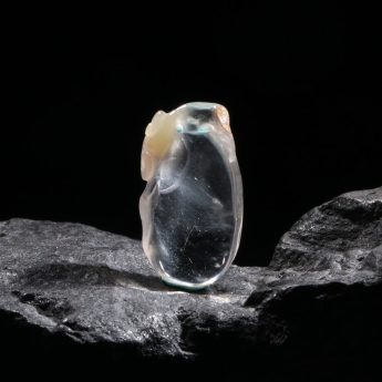兔毛特色挂坠 规格15*28mm 重量 /克 编码 93000608