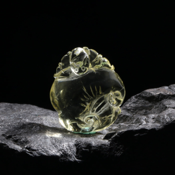 黄晶特色挂坠 规格25*30mm 重量 // 编码 93000766