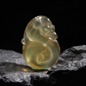 黄晶特色挂坠 规格35*24*14mm 重量 14.1克 编码 93000927