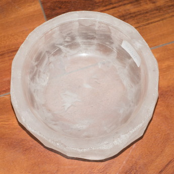 寻味顺德-SiO₂原石磨制的水晶碗(BRA)(未打磨)(水精宫殿) 编码：35101016 规格14*6cm