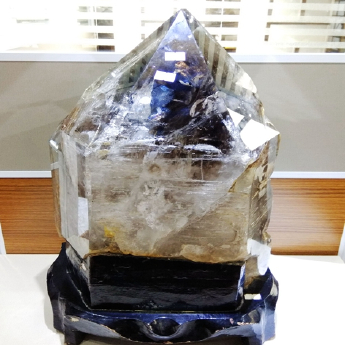 水胆水晶奇石矿标摆件（水晶大王收藏）（非卖品）规格26X55重量编号17003049