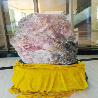 粉晶原矿石（水晶大王收藏品）规格 重量 编号82102401